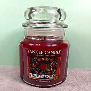 Yankee Candle Red Apple Wreath Scent 14.5 OZ Jar Candle NEW- Please Read!!